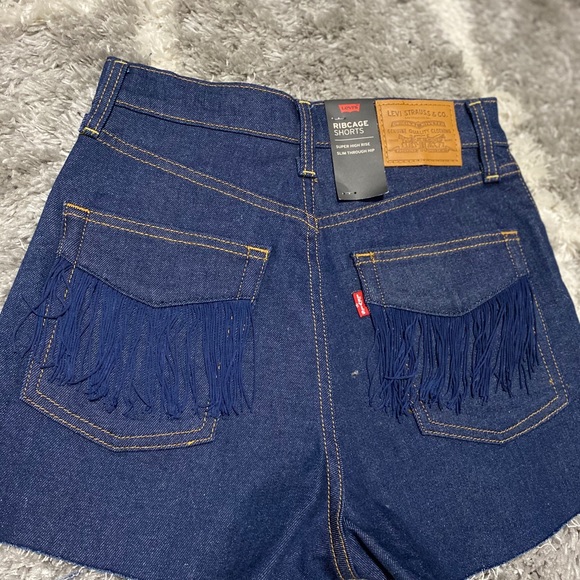 Levi’s Fridge Pocket Ribcage cutoff size 26 - Picture 4 of 6